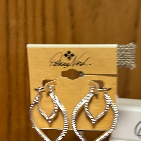 NWT Patricia Nash Silver Arabesque Hoop Earrings #PNER - Picture 2 of 6